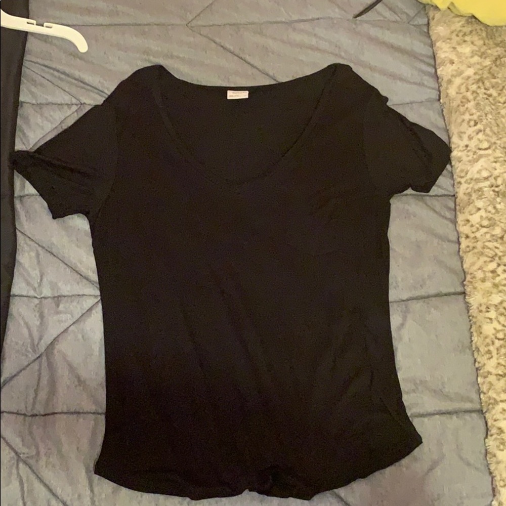 black v-neck shirt